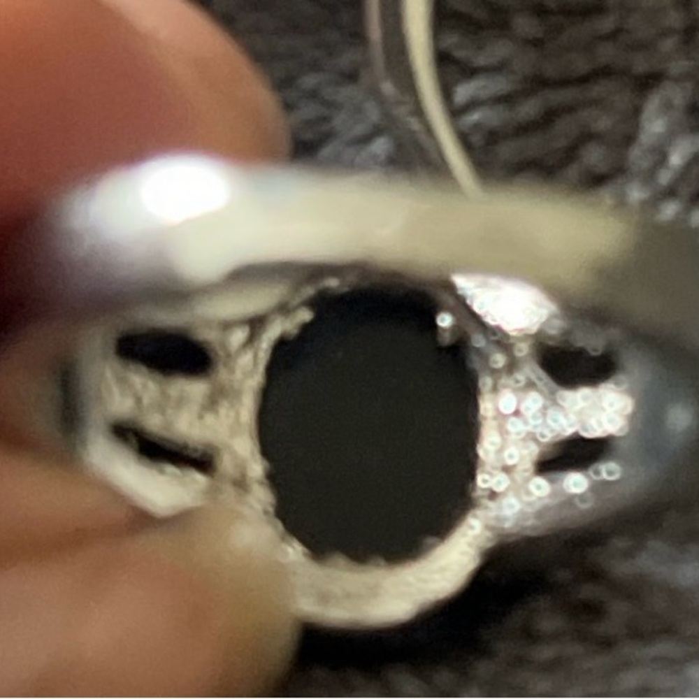Stylish Silver Ring with Black Oval Stone - Picture 3 of 8